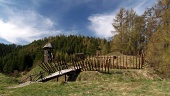 Древна дървена крепост
