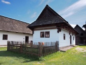 Рядка дървена народна къща в Прибилина, Словакия