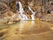 Богат на минерали водопад в село Лъки, Словакия