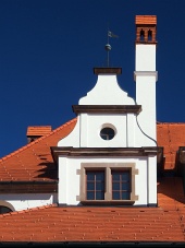 Уникален средновековен покрив с комин