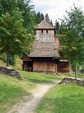 Рядка дървена църква в Зуберец