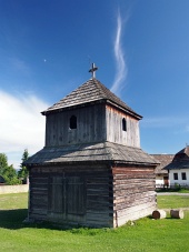 Дървена камбанария в Прибилина, Словакия