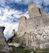 Πύργος του κάστρου της Beckov το καλοκαίρι