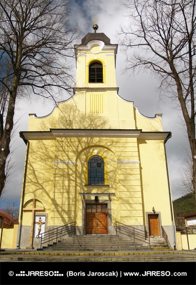 Église de Sainte Croix à Lucky, Slovaquie