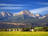 Les Tatras et leur village en été