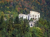 スロバキアの森とLikava城廃墟