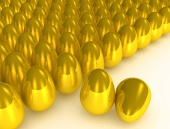 Veel gouden eieren met twee gemarkeerde eieren