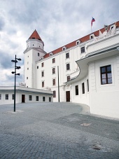 Belangrijkste binnenplaats van het kasteel van Bratislava, Slowakije