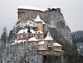 Het beroemde Orava-kasteel in de winter