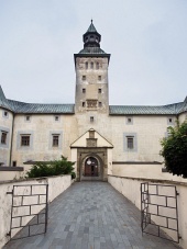 Intrarea la Castelul Thurzo din Bytca