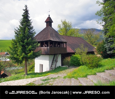 Luteranska cerkev v vasi Istebné, Slovaška.